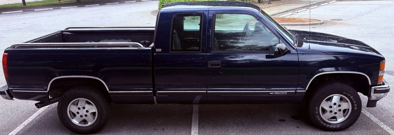 1995 Chevrolet Silverado - Image 5 of 31