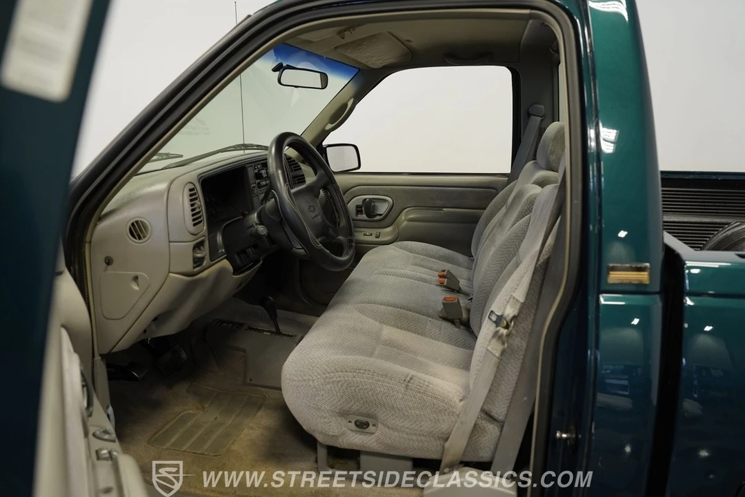 1995 Chevrolet Silverado 1st Gen - Image 4 of 21