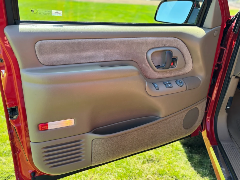 1995 Chevrolet C/K 4th Gen - Image 27 of 31