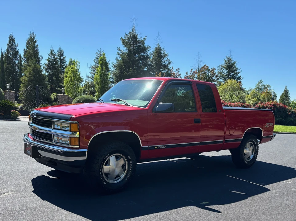 1995 Chevrolet C/K 4th Gen - Image 4 of 31