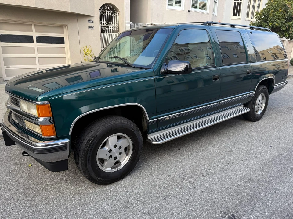 1995 Chevrolet Suburban 8th Gen - Image 3 of 31