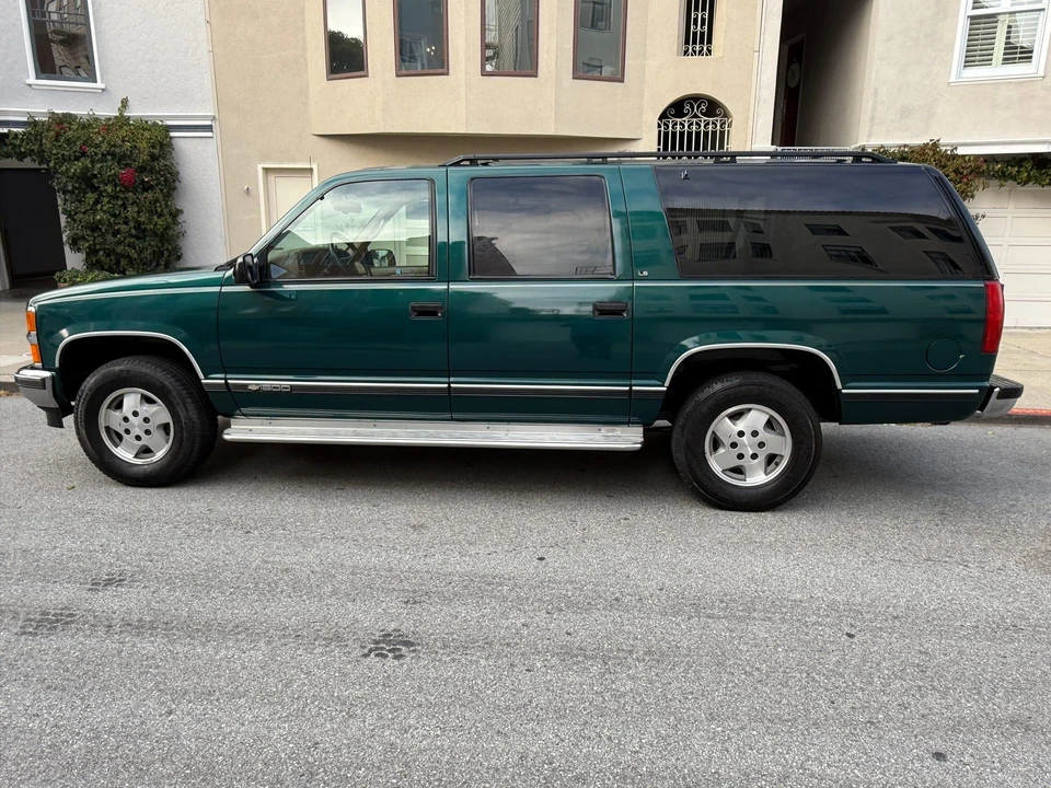 1995 Chevrolet Suburban 8th Gen - Image 4 of 31