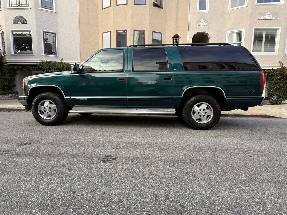 1995 Chevrolet Suburban 8th Gen - Image 5 of 31