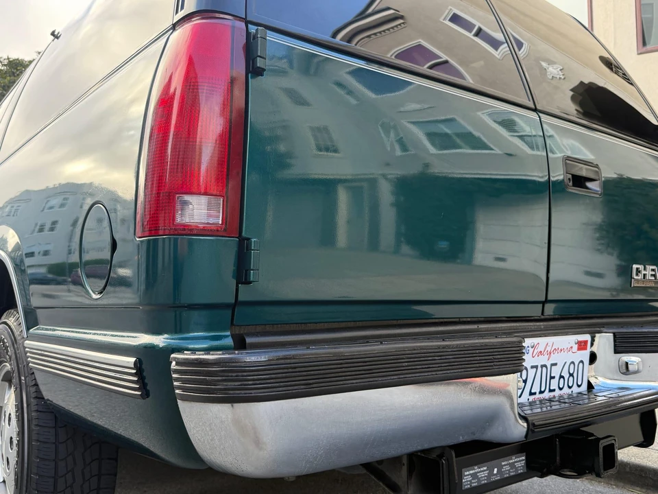 1995 Chevrolet Suburban 8th Gen - Image 29 of 31