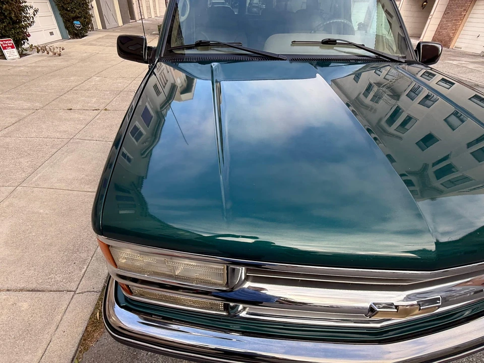 1995 Chevrolet Suburban 8th Gen - Image 21 of 31