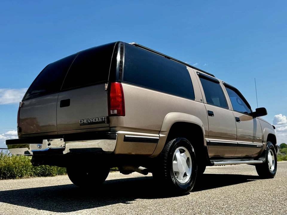 1995 Chevrolet - Image 12 of 31