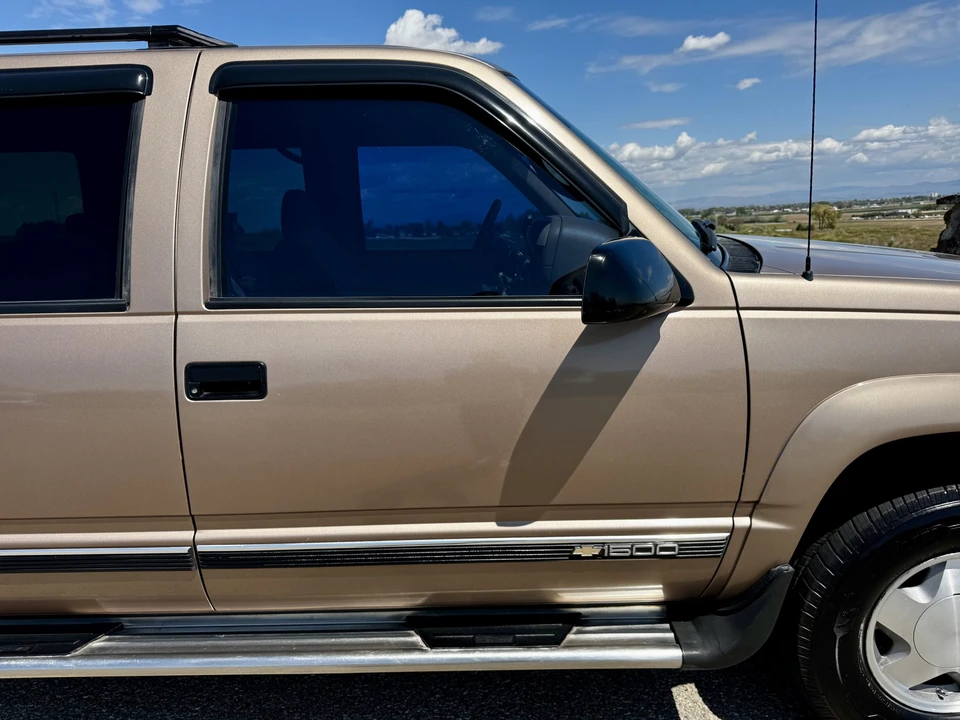 1995 Chevrolet - Image 19 of 31