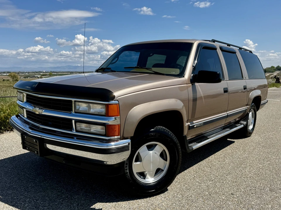 1995 Chevrolet - Image 2 of 31