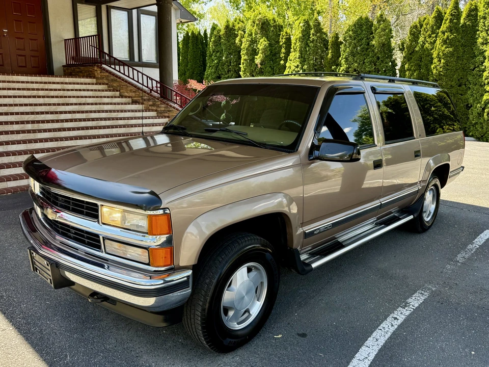 1995 Chevrolet - Image 4 of 31