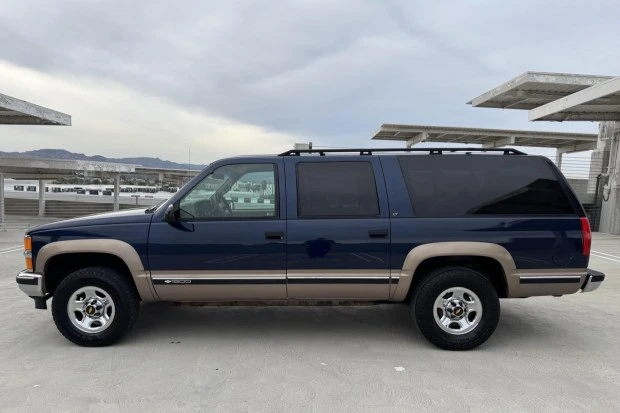 1995 Chevrolet Suburban 7th Gen - Image 3 of 7
