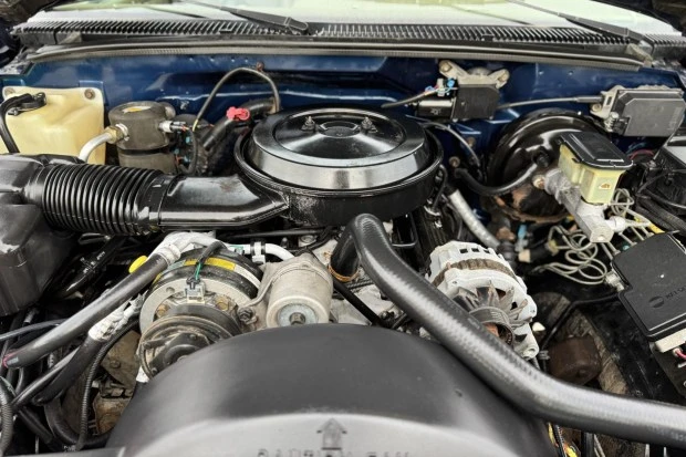 1995 Chevrolet Suburban 7th Gen - Image 6 of 7