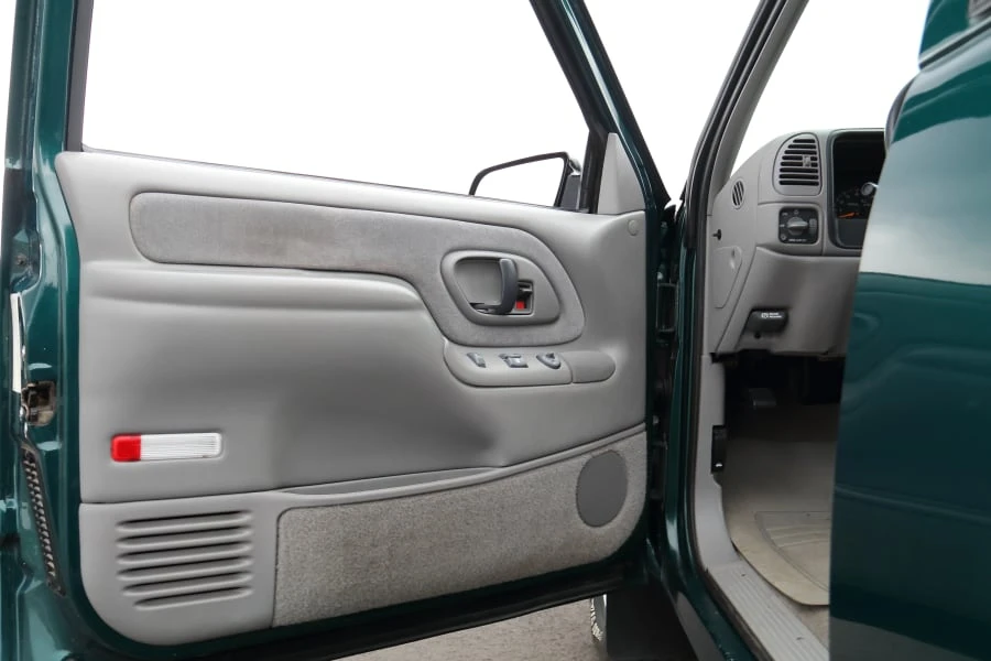1995 Chevrolet C/K 4th Gen - Image 25 of 31