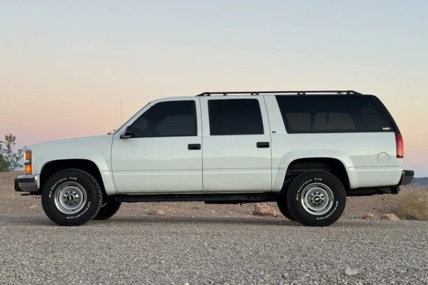 1995 Chevrolet Suburban 7th Gen - Image 3 of 8