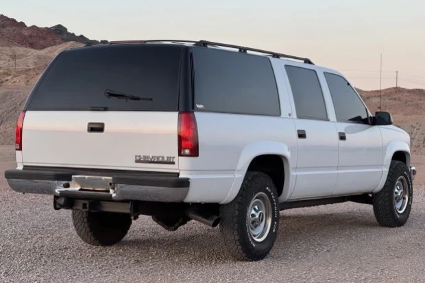1995 Chevrolet Suburban 7th Gen - Image 2 of 8