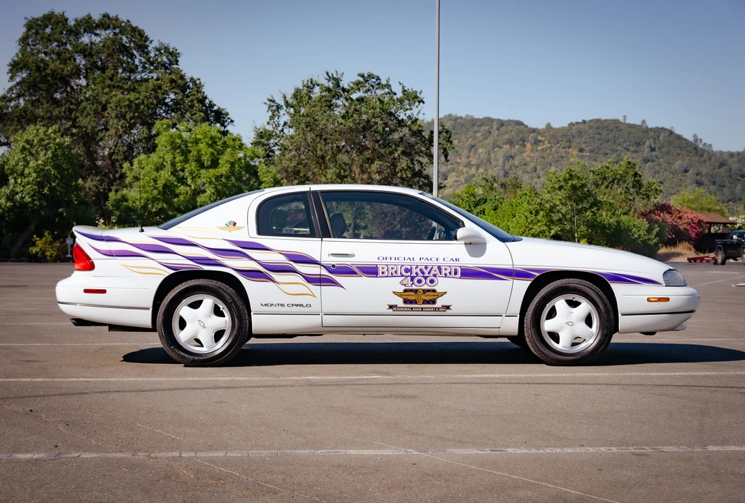 1995 Chevrolet Monte Carlo 5th Gen - Image 2 of 31