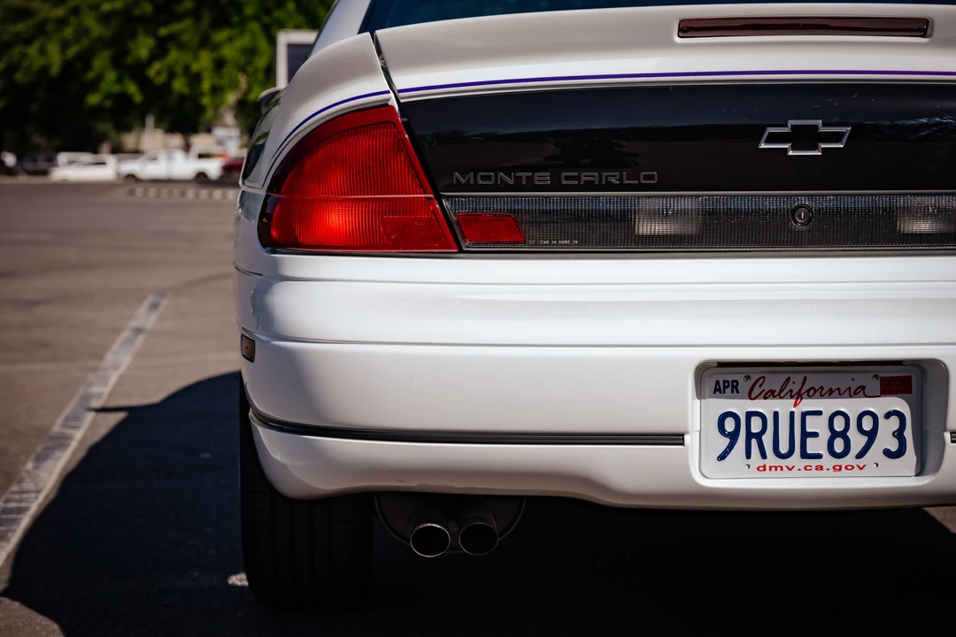1995 Chevrolet Monte Carlo 5th Gen - Image 13 of 31