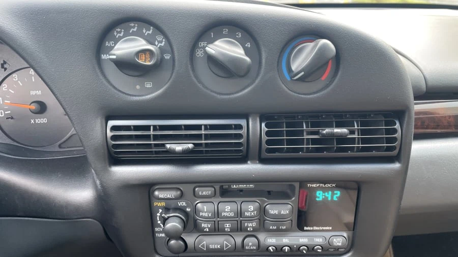 1995 Chevrolet Monte Carlo 5th Gen - Image 6 of 27