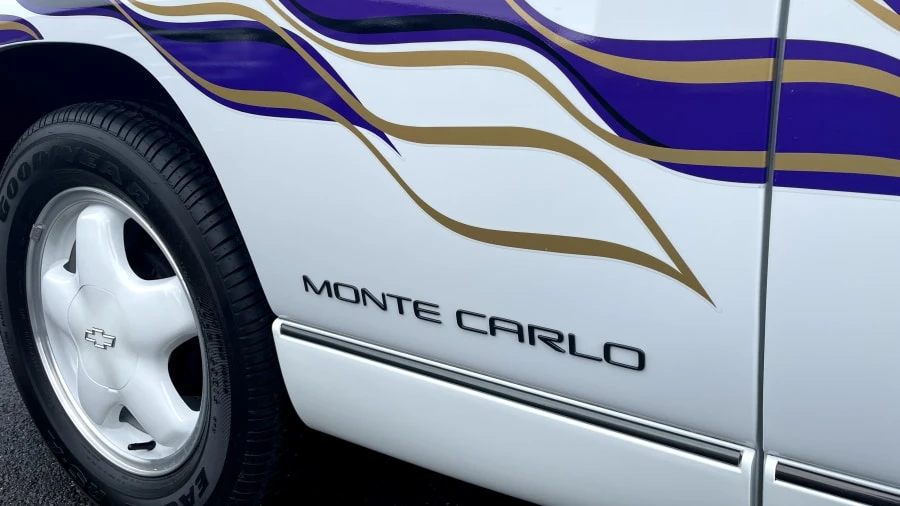 1995 Chevrolet Monte Carlo 5th Gen - Image 18 of 27