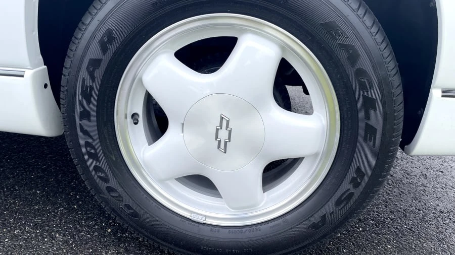 1995 Chevrolet Monte Carlo 5th Gen - Image 23 of 27
