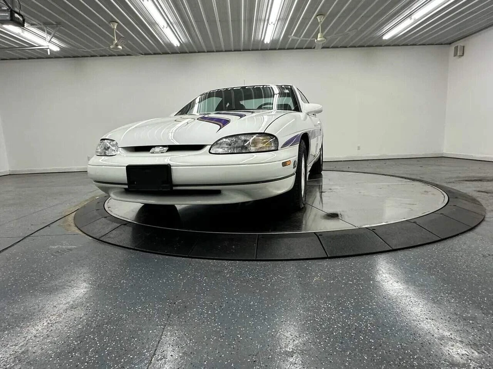 1995 Chevrolet Monte Carlo 5th Gen - Image 13 of 31