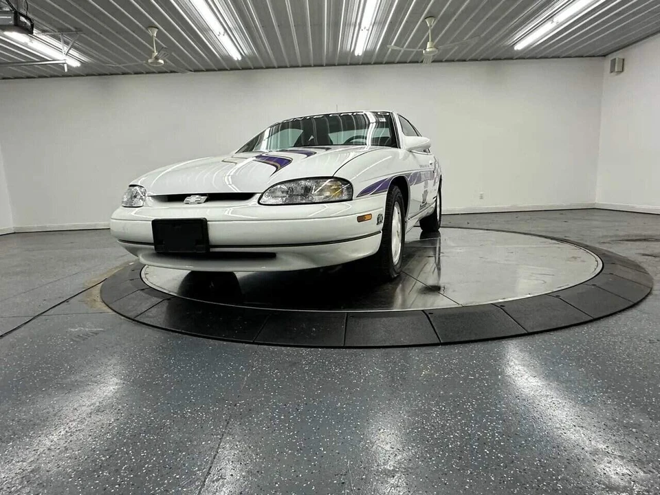 1995 Chevrolet Monte Carlo 5th Gen - Image 14 of 31