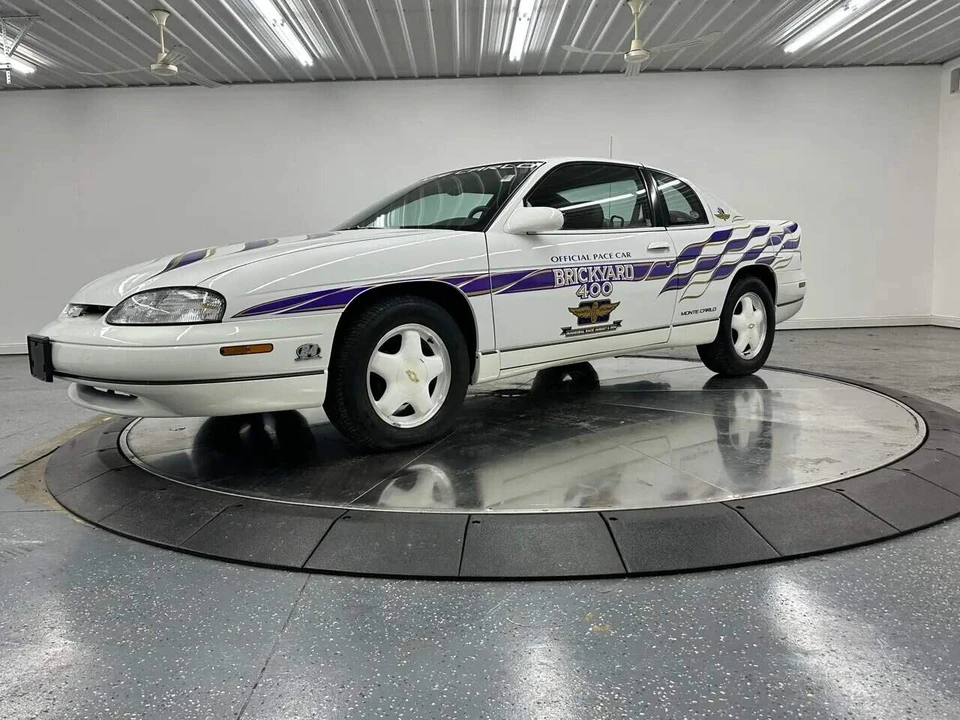 1995 Chevrolet Monte Carlo 5th Gen - Image 2 of 31