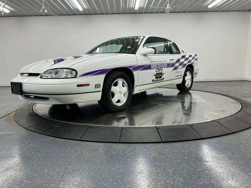 1995 Chevrolet Monte Carlo 5th Gen - Image 3 of 31