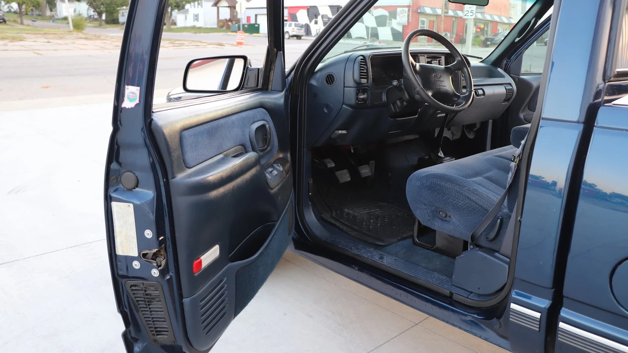1995 Chevrolet C/K 4th Gen - Image 4 of 15