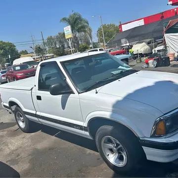 1995 Chevrolet S-10 LS Pickup 2D 6 ft