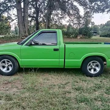 1995 Chevrolet S-10 LS Pickup 2D 6 ft