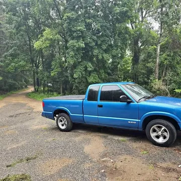 1995 Chevrolet S-10 LS Pickup 2D 6 ft