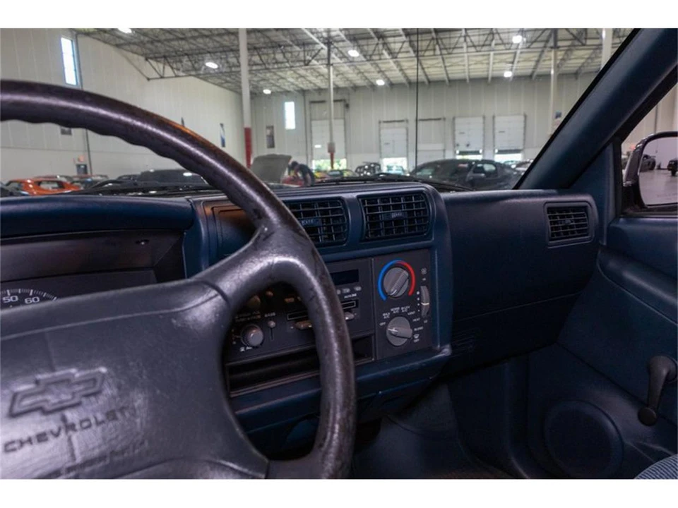 1995 Chevrolet S-10 - Image 12 of 31