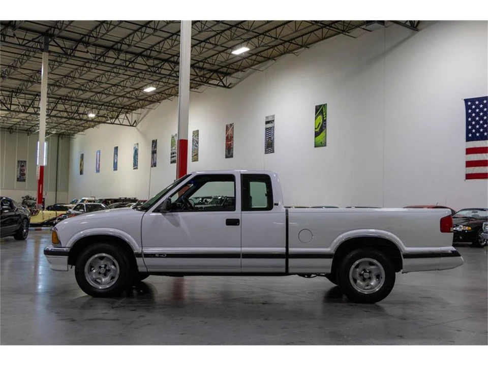 1995 Chevrolet S-10 - Image 3 of 31