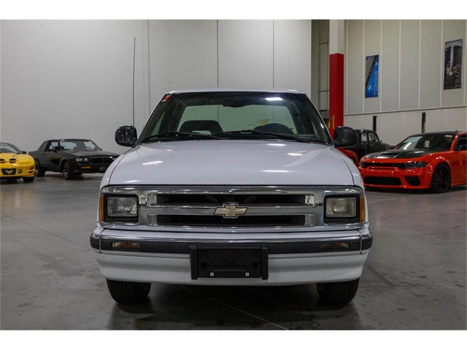1995 Chevrolet S-10 - Image 9 of 31