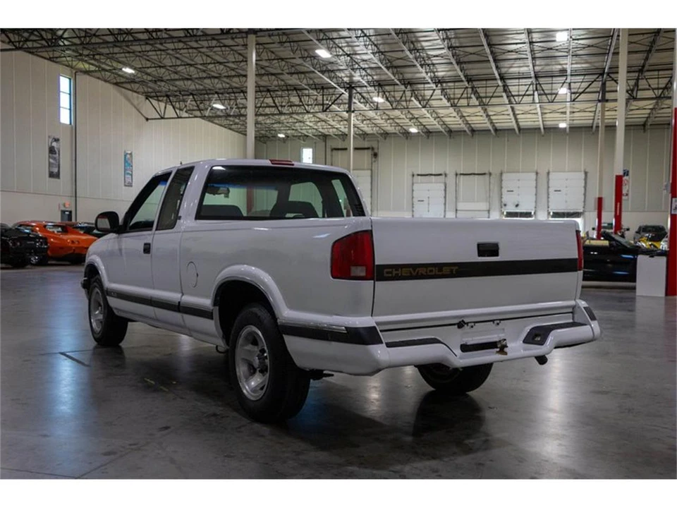 1995 Chevrolet S-10 - Image 4 of 31