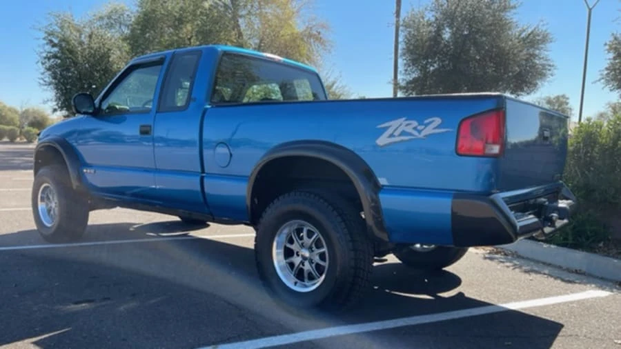 1995 Chevrolet S-10 - Image 2 of 14