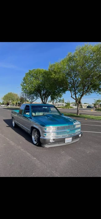 1995 Chevrolet Silverado - Image 2 of 17