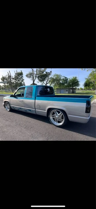 1995 Chevrolet Silverado - Image 5 of 17
