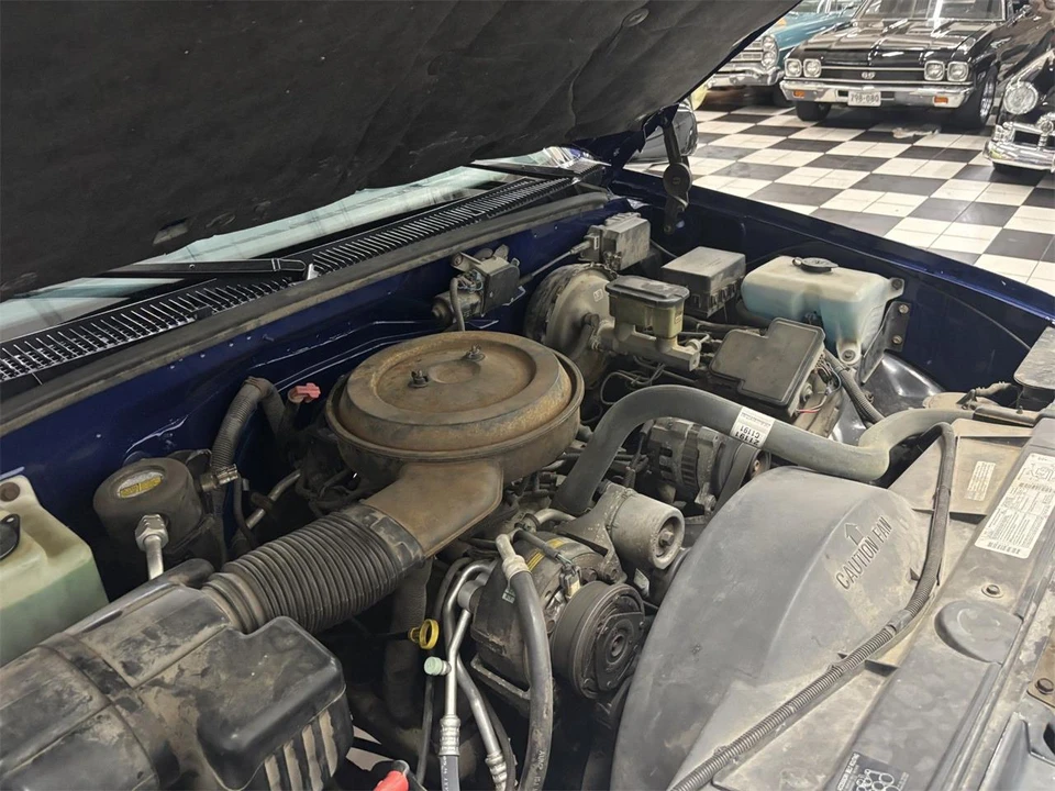 1995 Chevrolet Silverado - Image 16 of 24