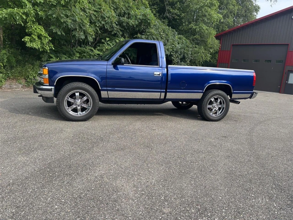 1995 Chevrolet Silverado - Image 8 of 24