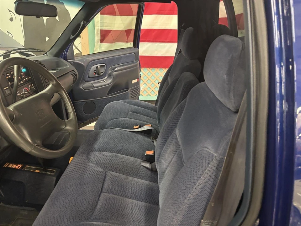 1995 Chevrolet Silverado - Image 18 of 24