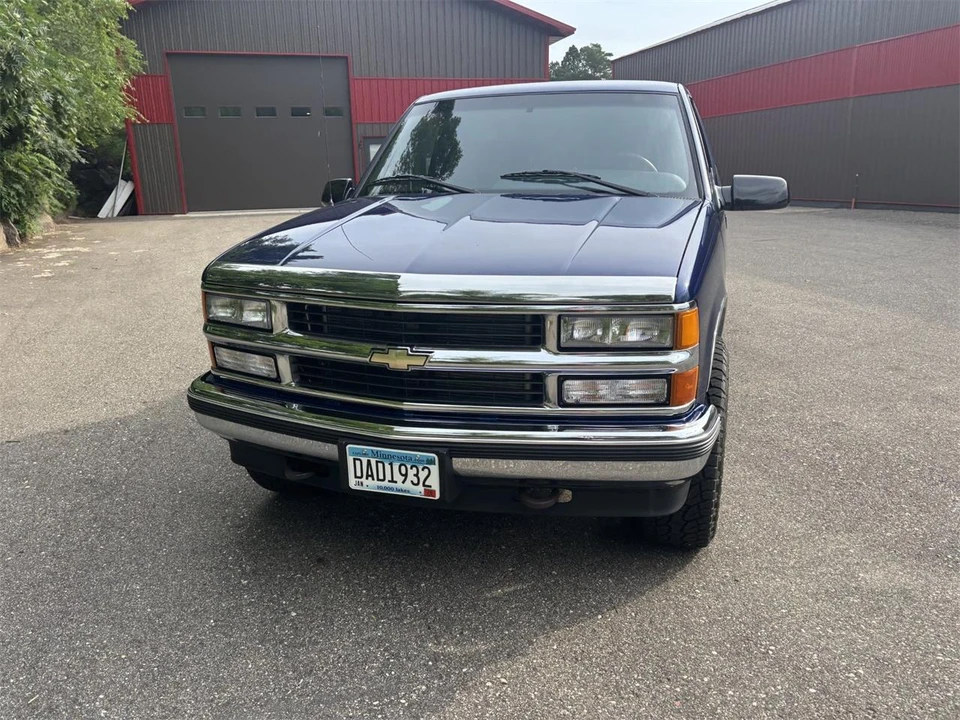 1995 Chevrolet Silverado - Image 10 of 24