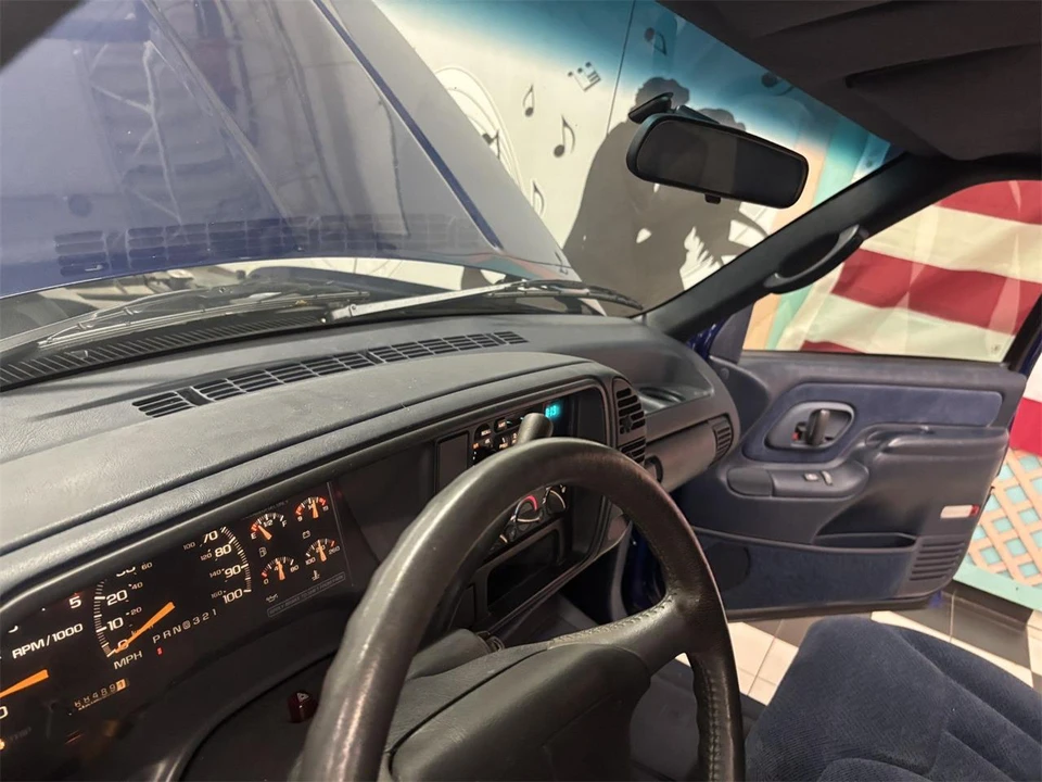 1995 Chevrolet Silverado - Image 23 of 24