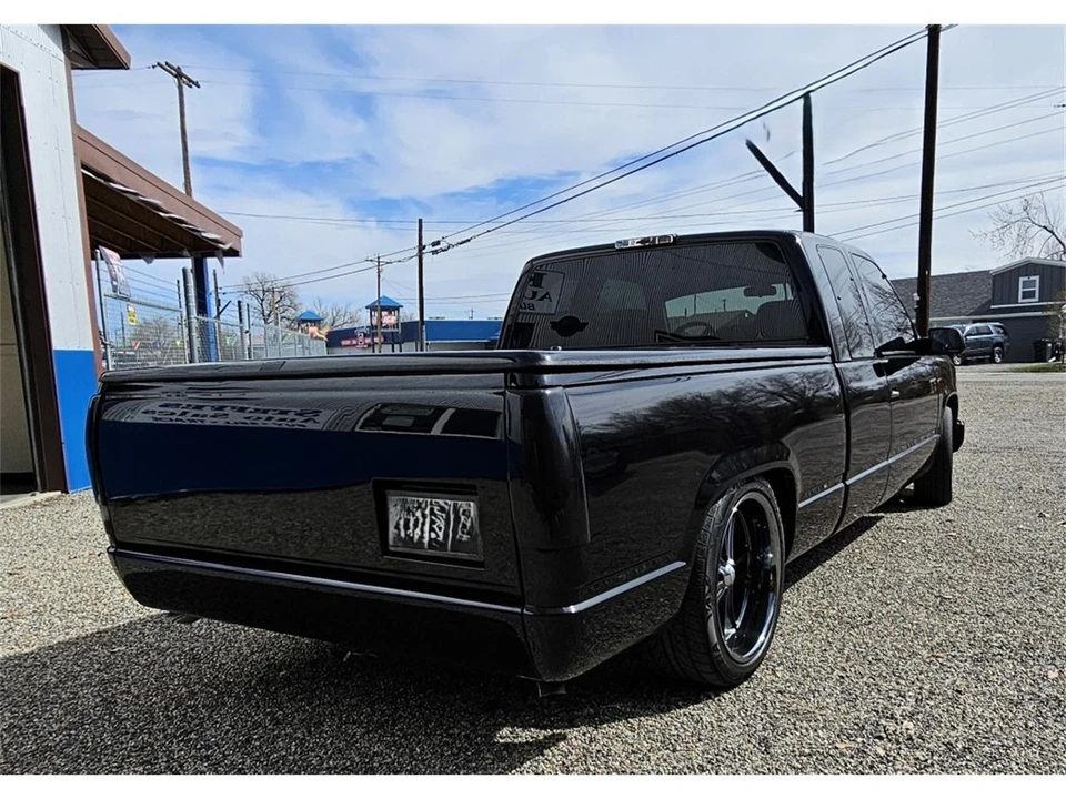 1995 Chevrolet Silverado - Image 5 of 31