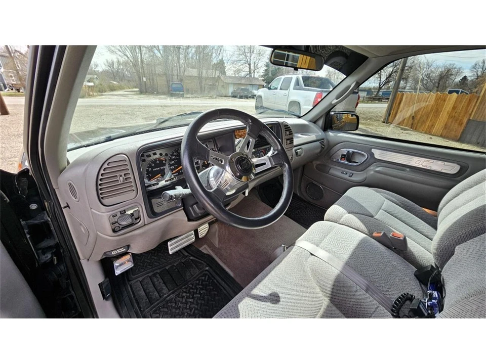 1995 Chevrolet Silverado - Image 15 of 31