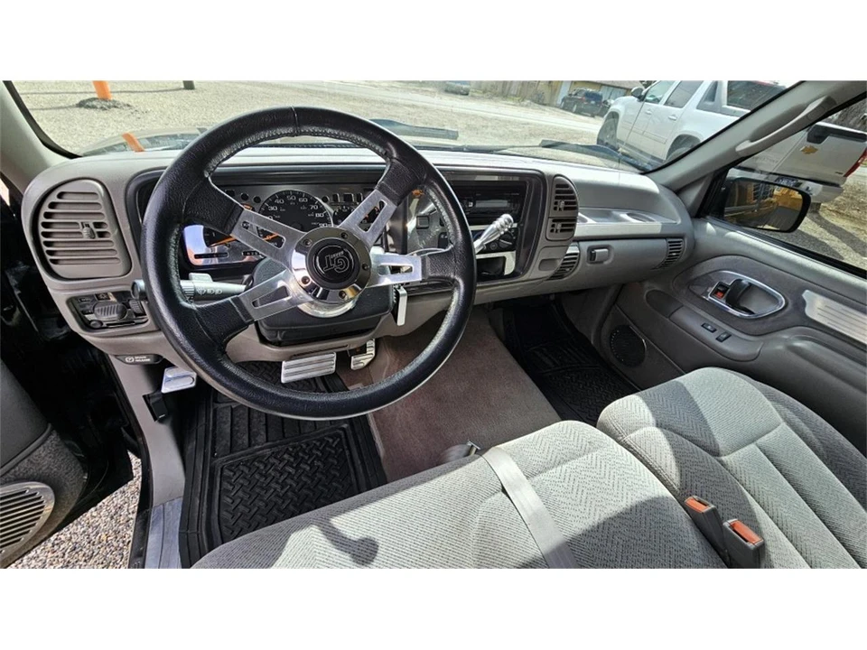 1995 Chevrolet Silverado - Image 20 of 31