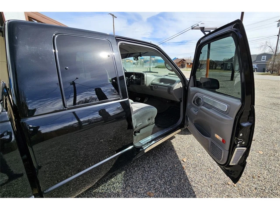 1995 Chevrolet Silverado - Image 30 of 31