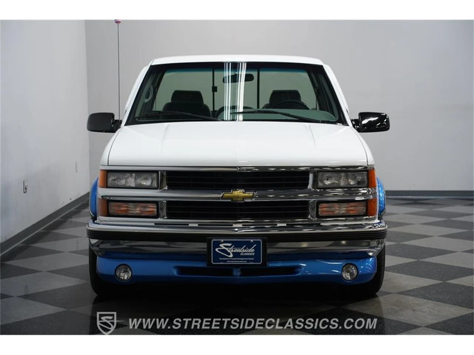 1995 Chevrolet Silverado - Image 16 of 31