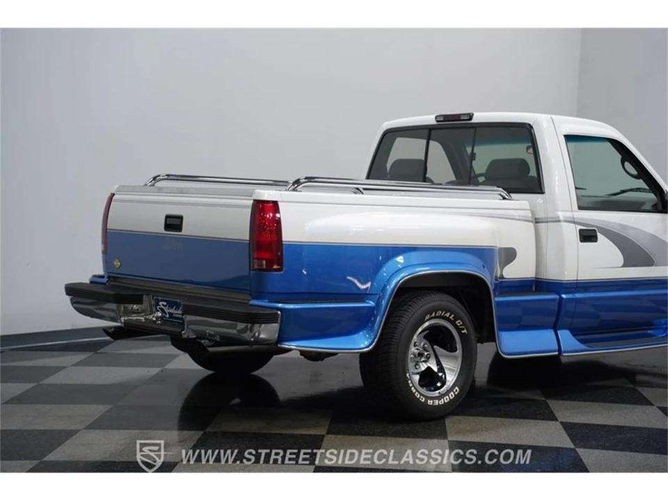 1995 Chevrolet Silverado - Image 24 of 31