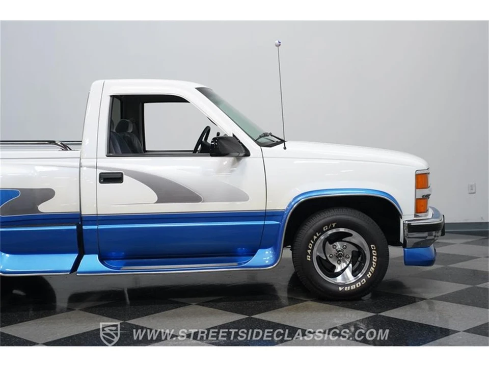 1995 Chevrolet Silverado - Image 28 of 31